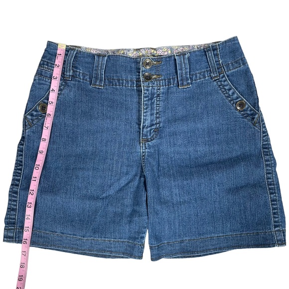 Lee size 12 just below the waist, petite bermuda shorts, button flap pockets EUC - Picture 7 of 9